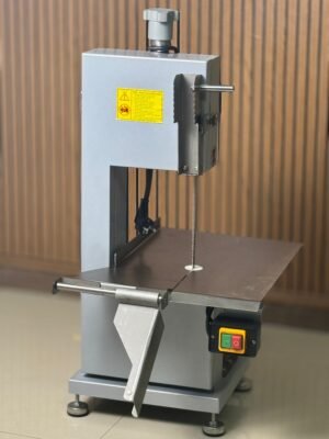 MAQUINA DE CORTAR CARNE E OSSO